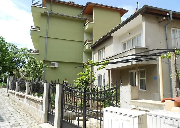 Nelly Guest House